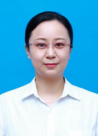 人穿着衬衫 AI 生成的内容可能不正确。