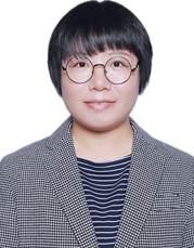 人戴着眼镜 AI 生成的内容可能不正确。